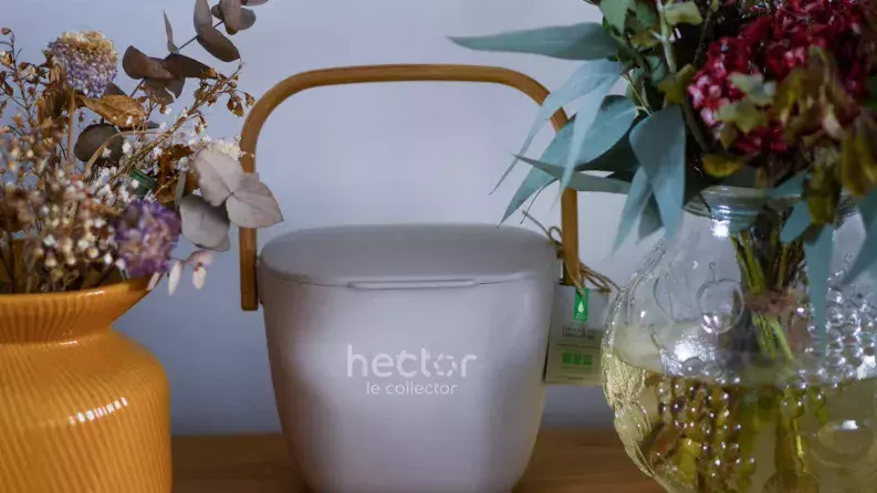 A typical individual Hector bin that employees can fill in at home and bring back at the office. A typical individual Hector bin that employees can fill in at home and bring back at the office.