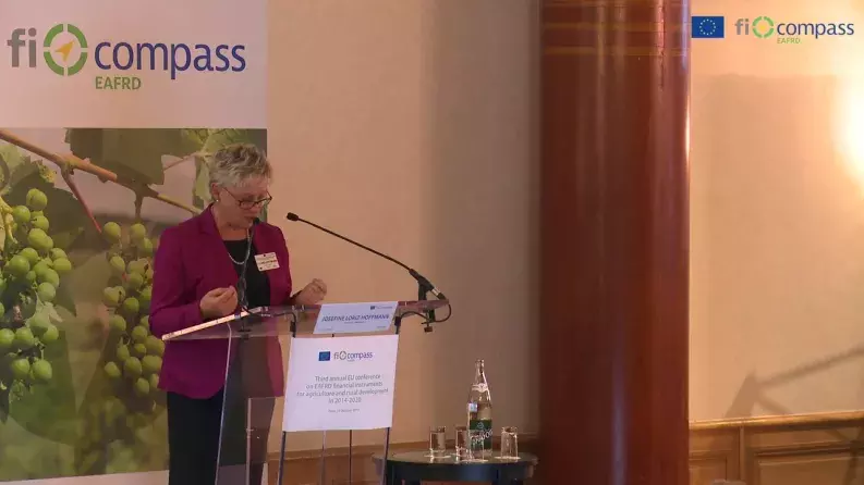 Ms Josefine Loriz-Hoffmann