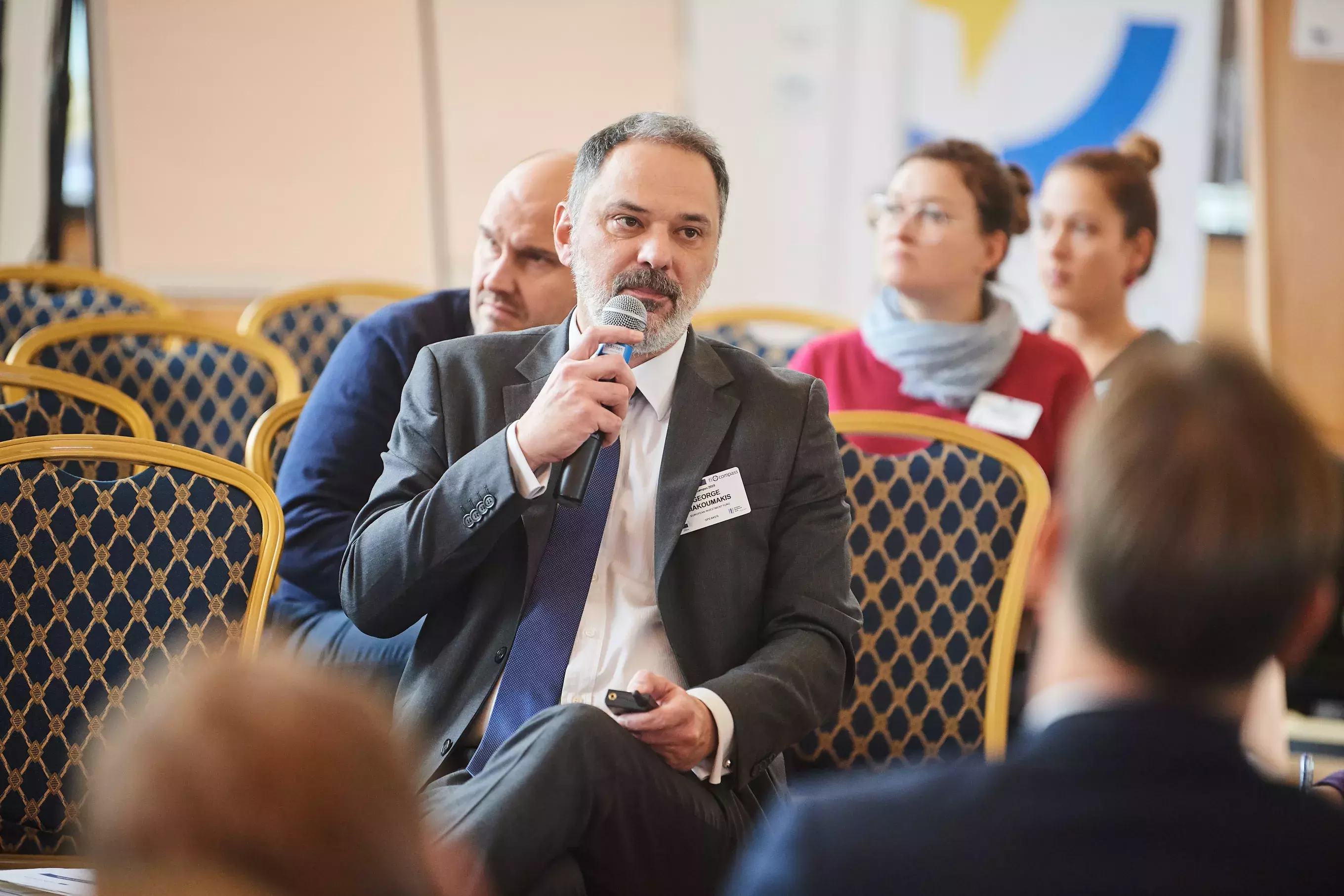 Mr George Giakoumakis