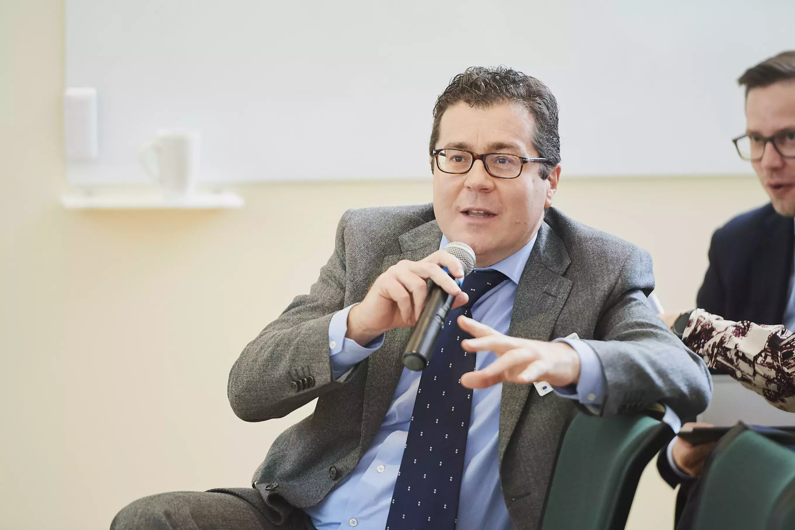 Questions and answers and peer-to-peer discussion