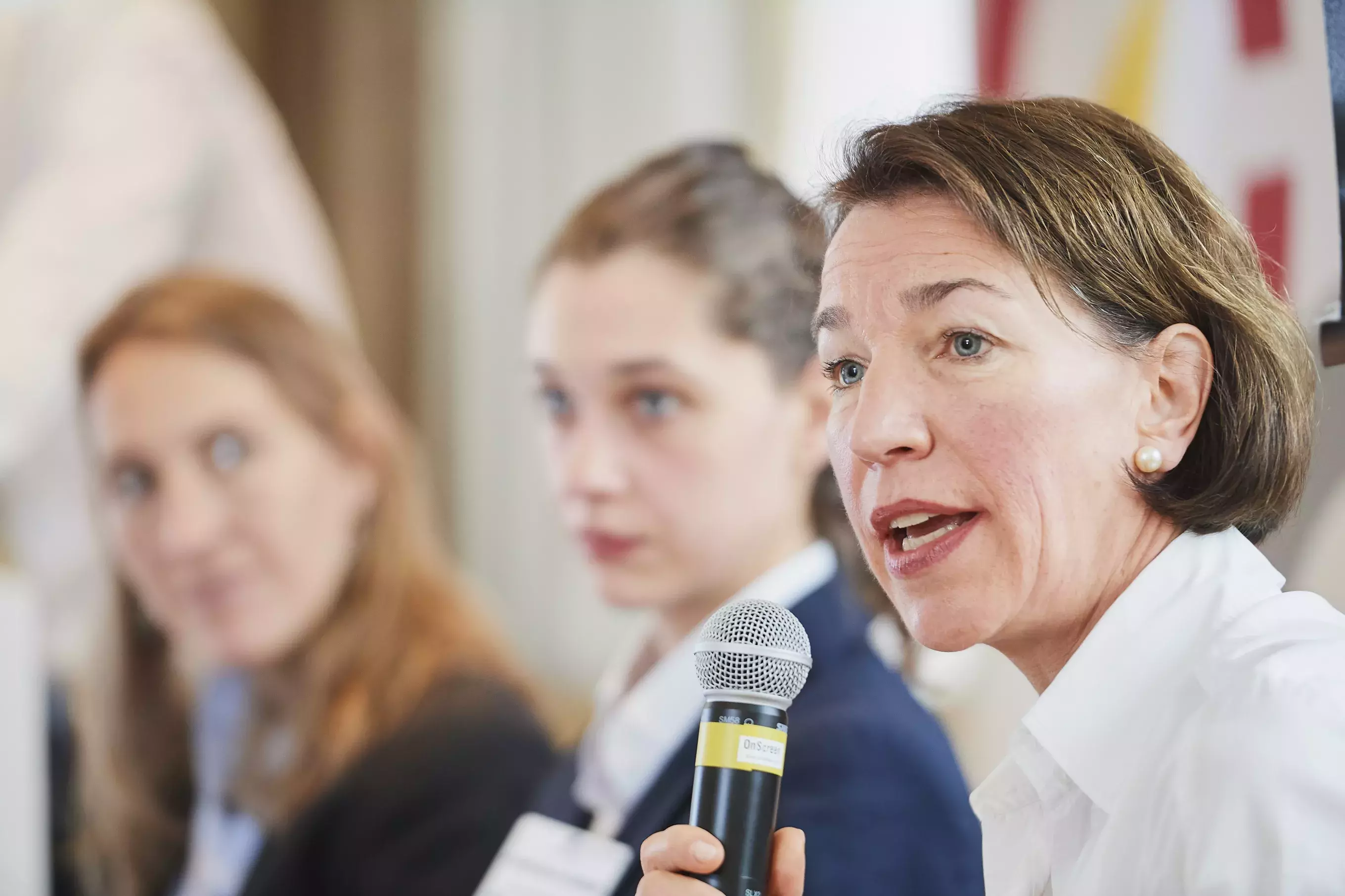 Questions and answers and peer-to-peer discussion