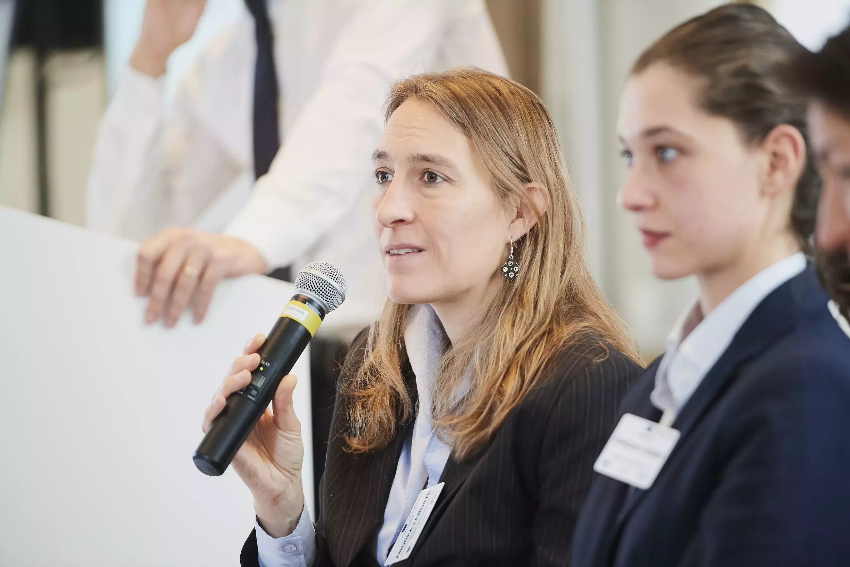 Questions and answers and peer-to-peer discussion