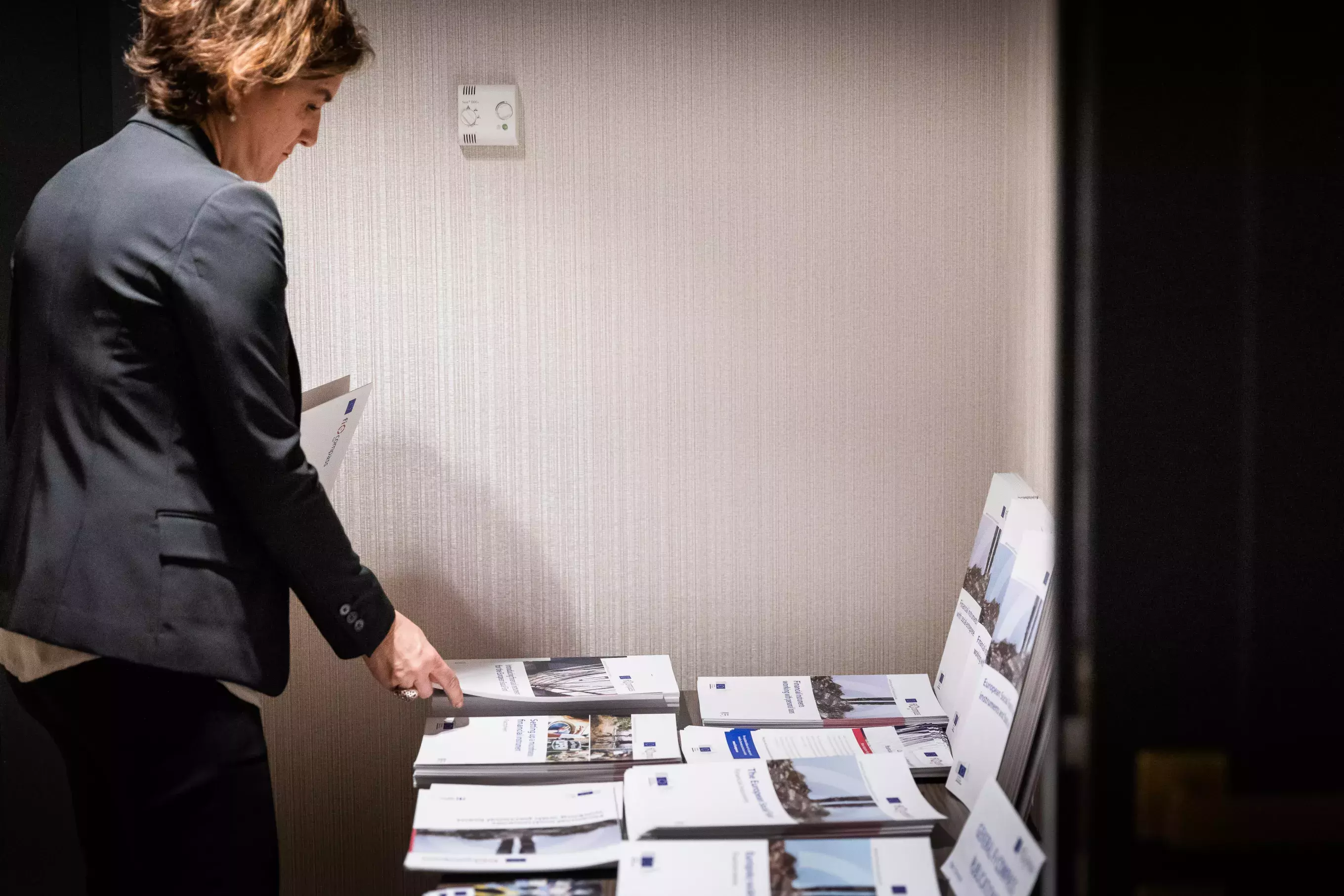 Event participants selecting fi-compass publications