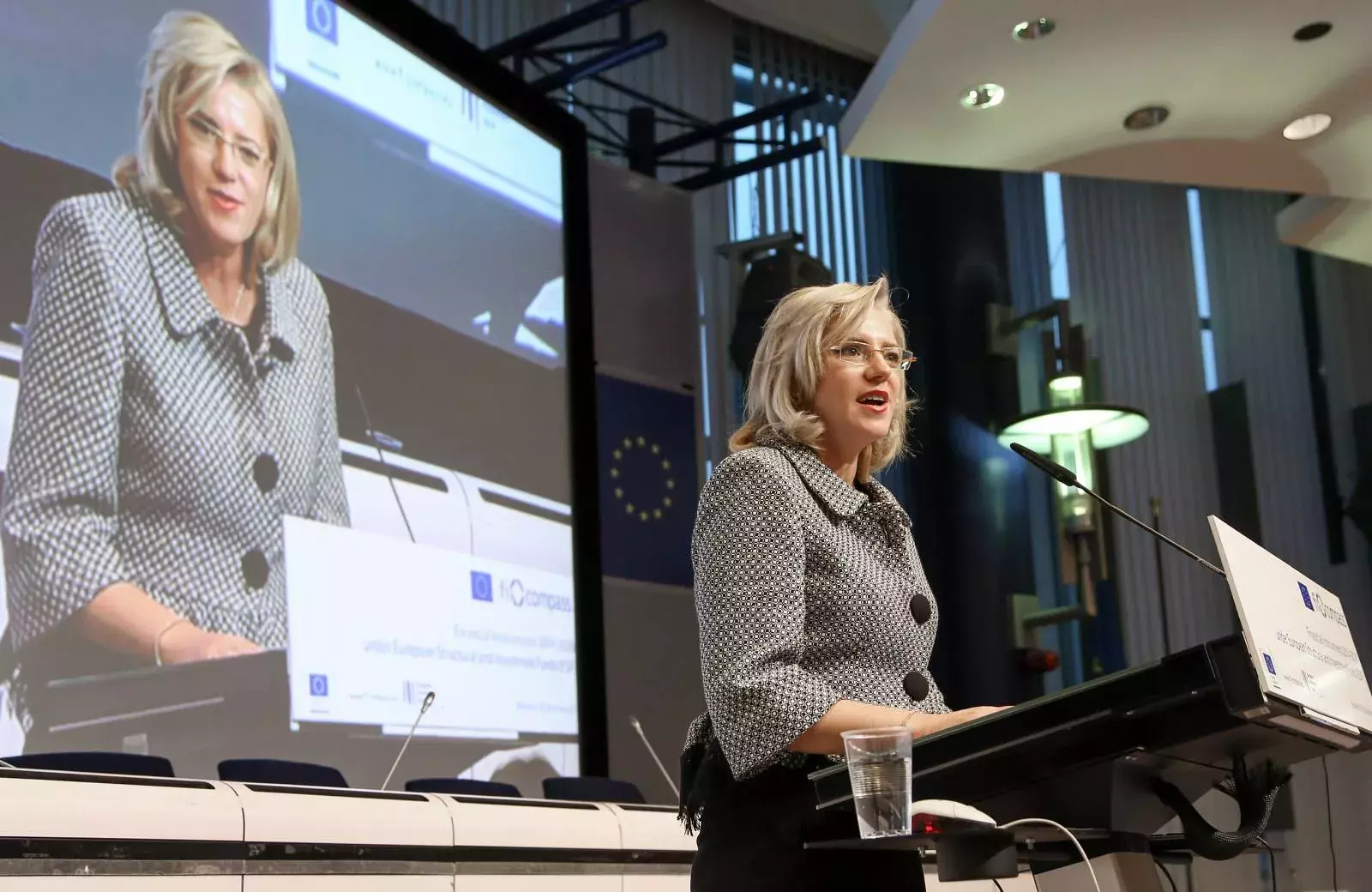 Corina Creţu at the podium