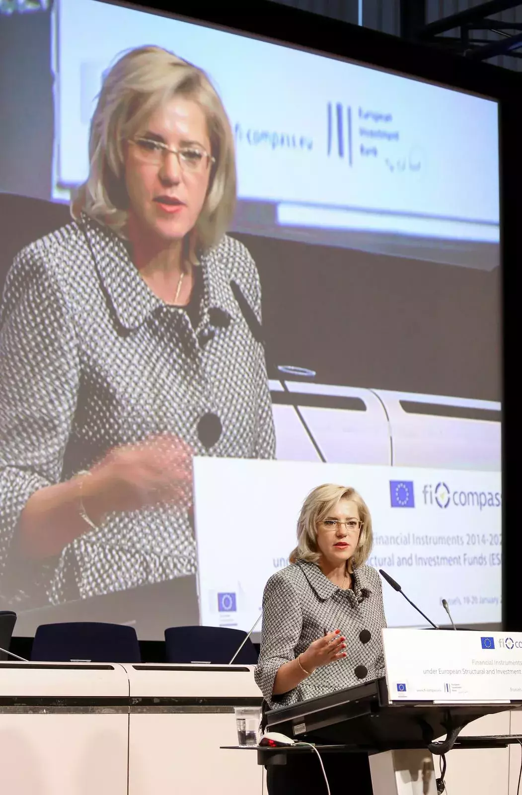 Corina Creţu at the podium