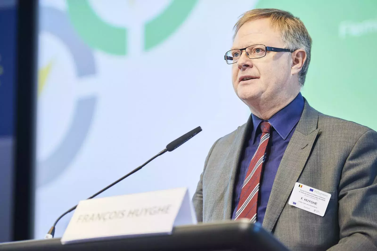Mr François Huyghe