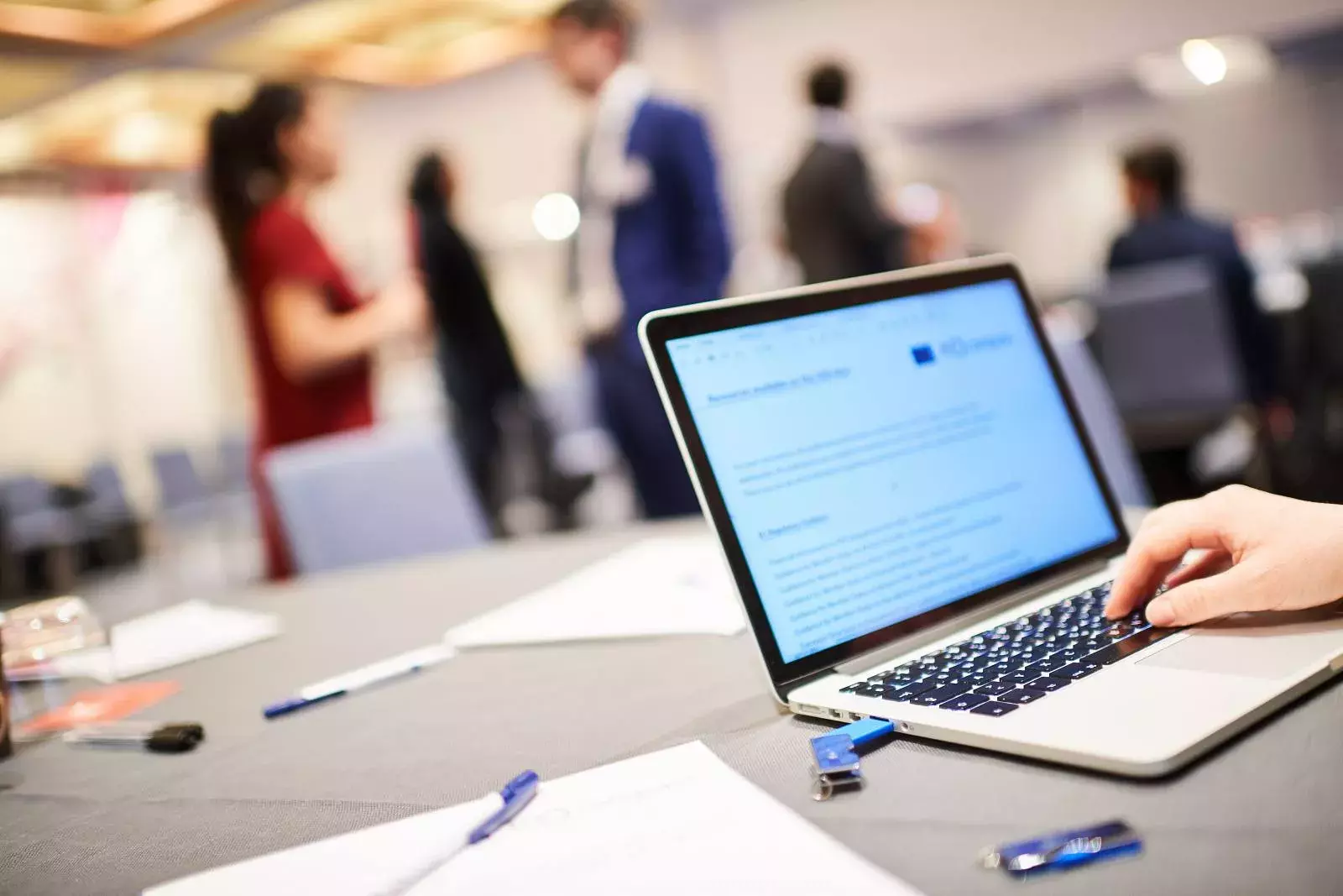 Exploring fi-compass resources provided to participants in electronic format via the fi-compass USB flash drive