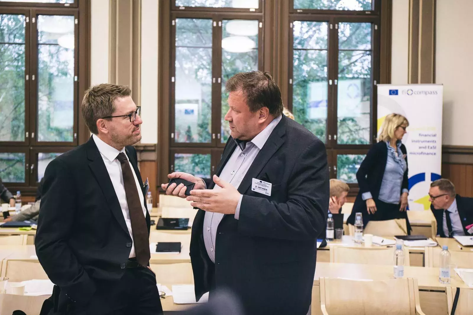 Jörg Lackenbauer and event participant