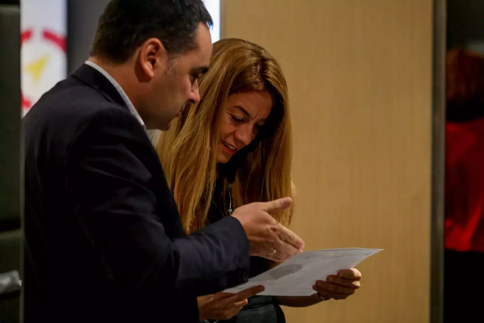 Ms Guadalupe de la Mata and event participant