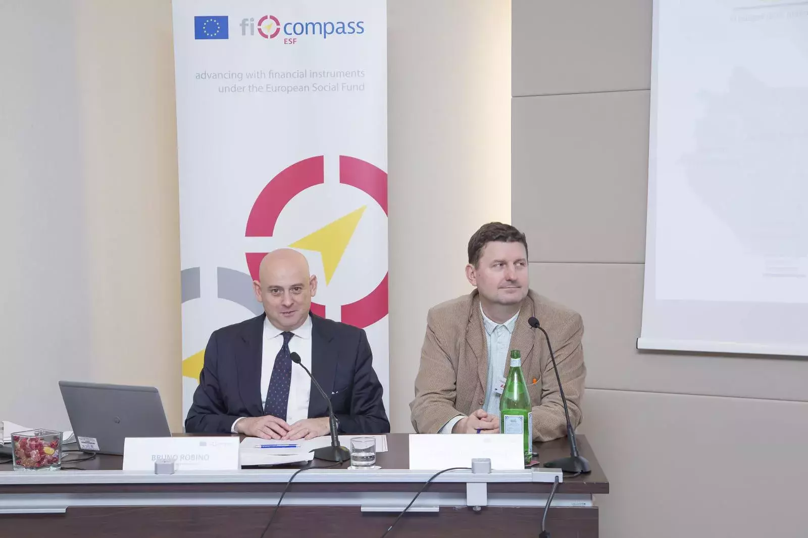 Mr Bruno Robino,  Dr Szabó János Zoltán