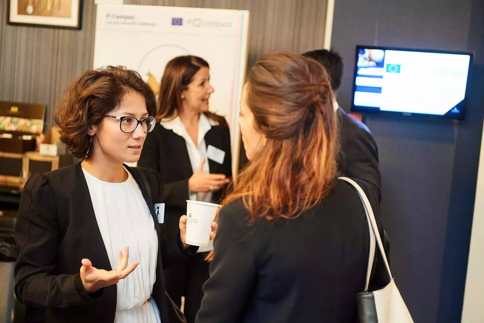 Ms Laura Catana and event participants