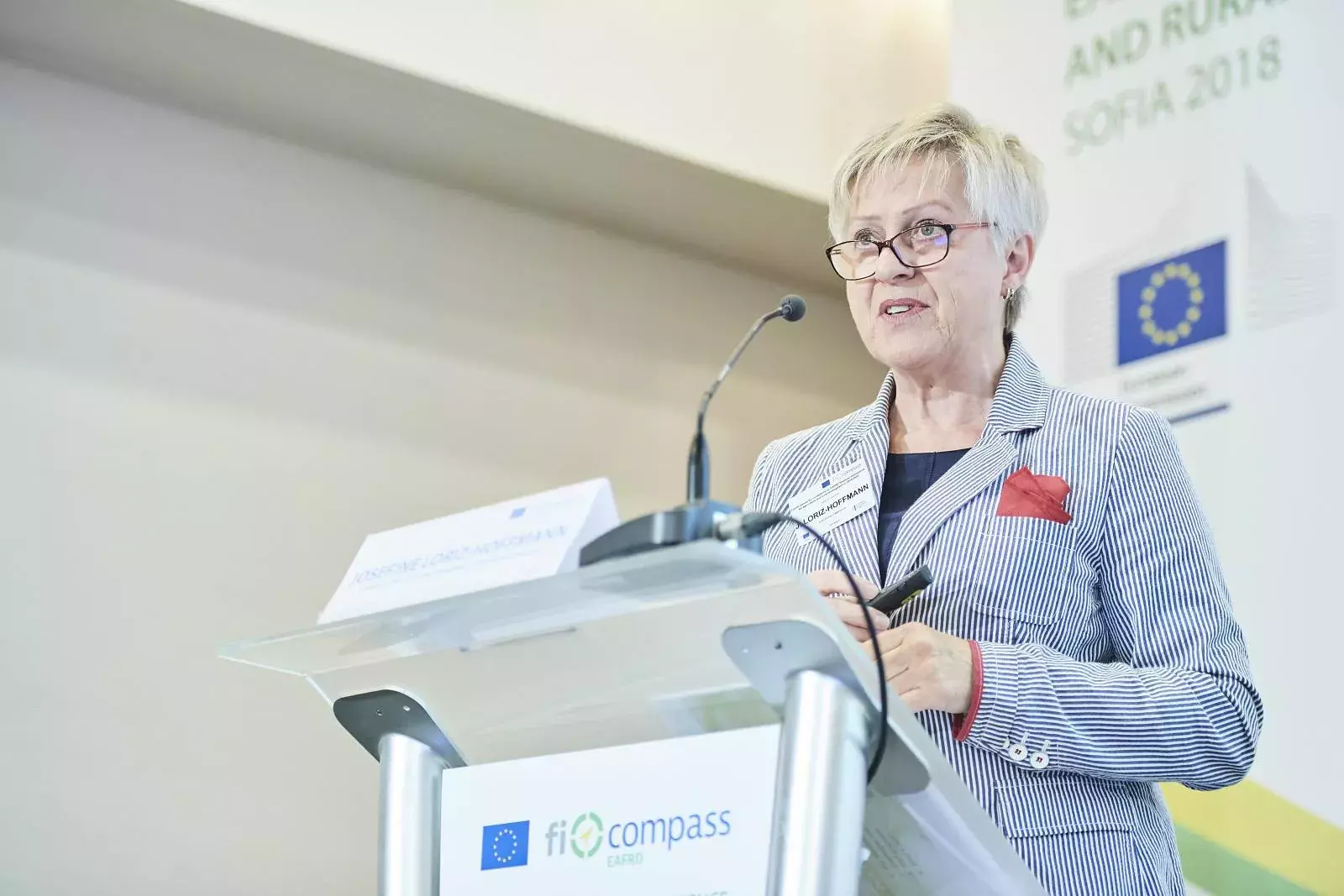 Ms Josefine Loriz-Hoffmann