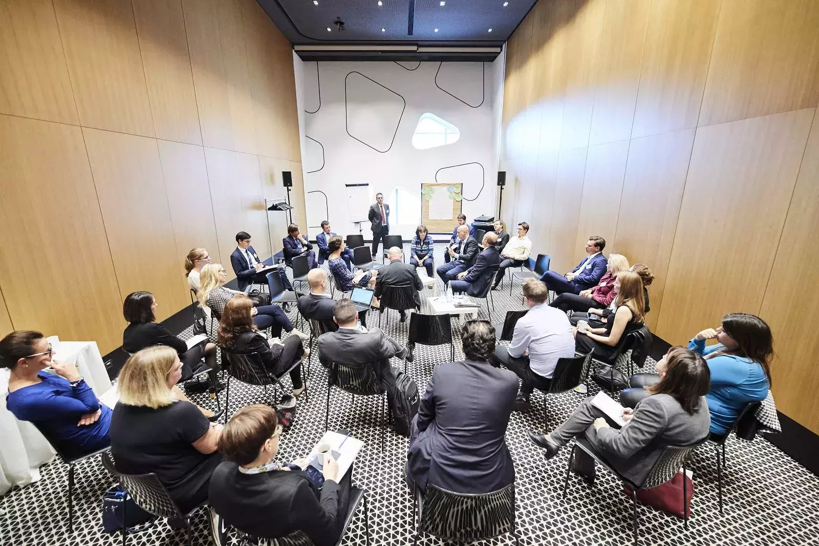 Discussion session B – Support for small and medium-sized enterprises (SMEs)