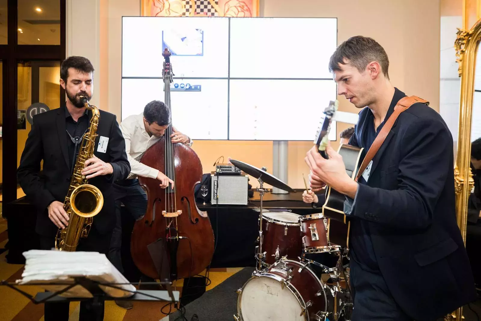 Networking about financial instruments to the sound of musical instruments