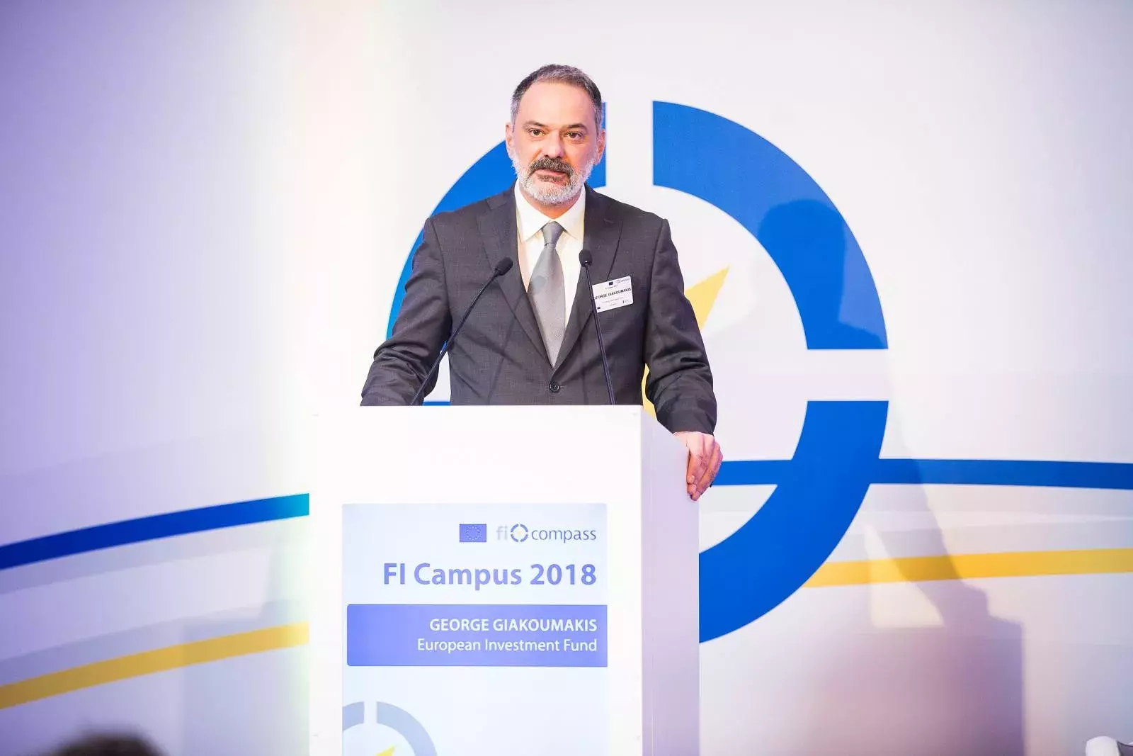 Mr George Giakoumakis