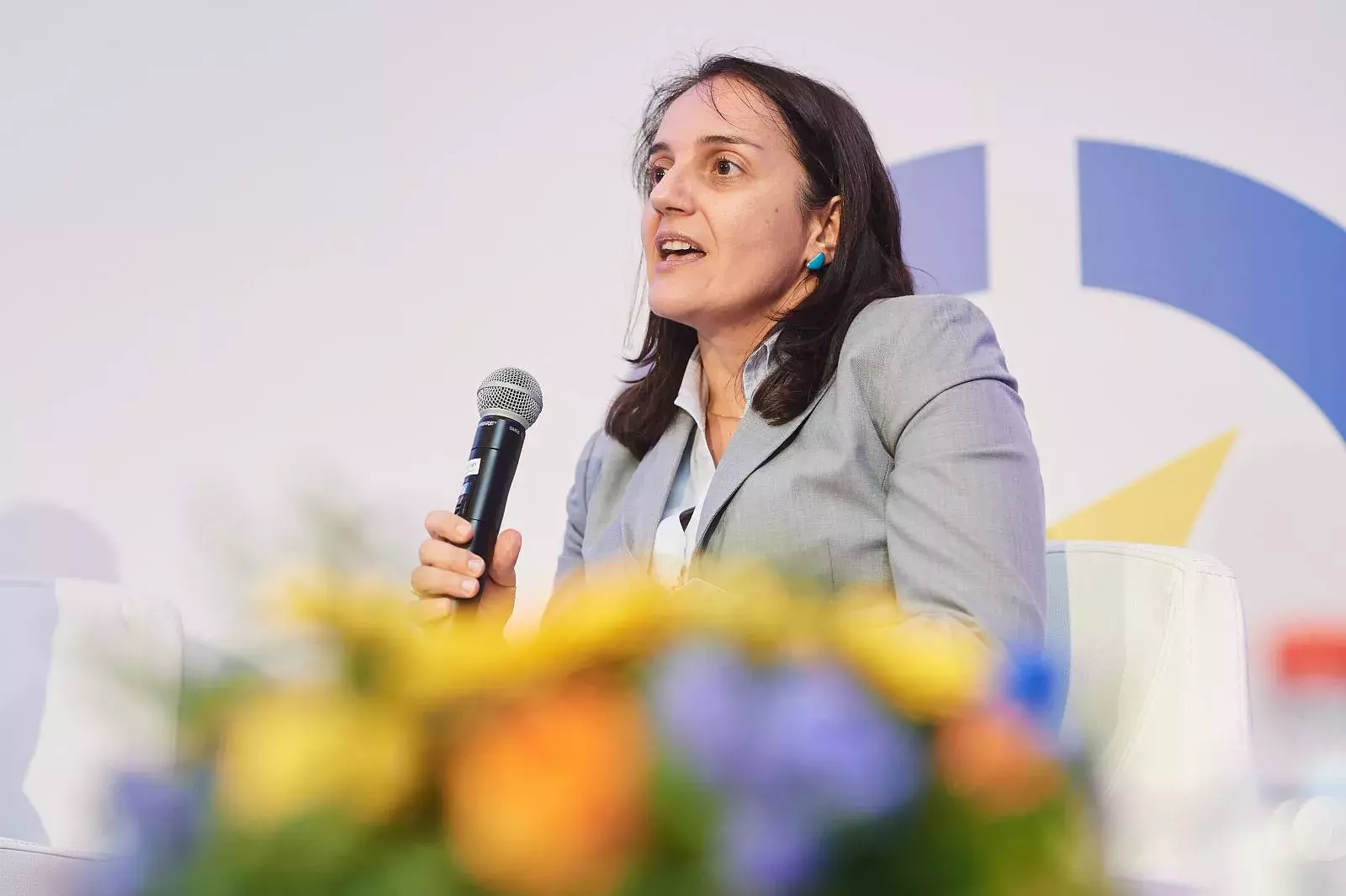 Questions and answers and peer to peer discussion