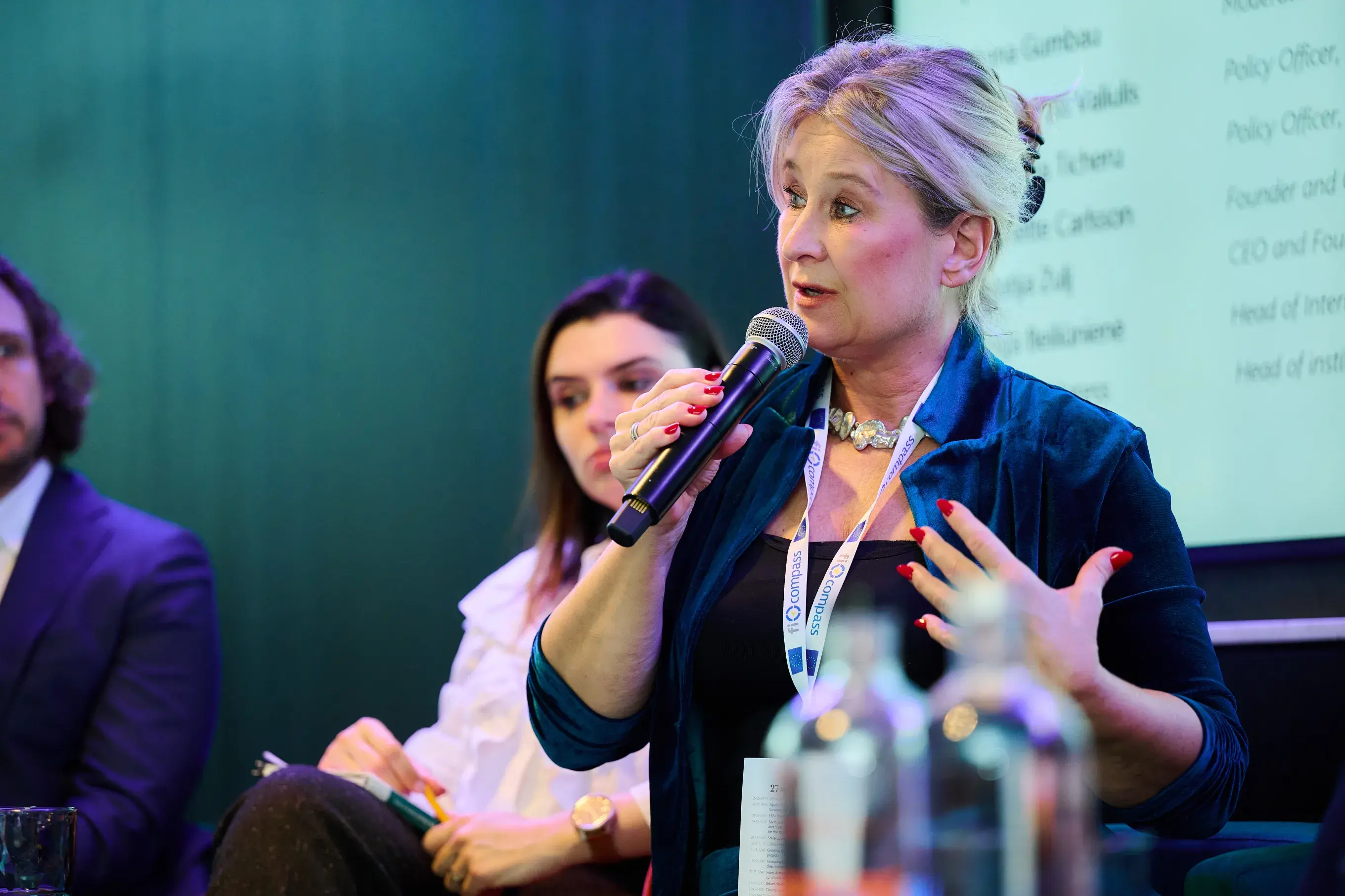 Ms Jeanette Carlsson