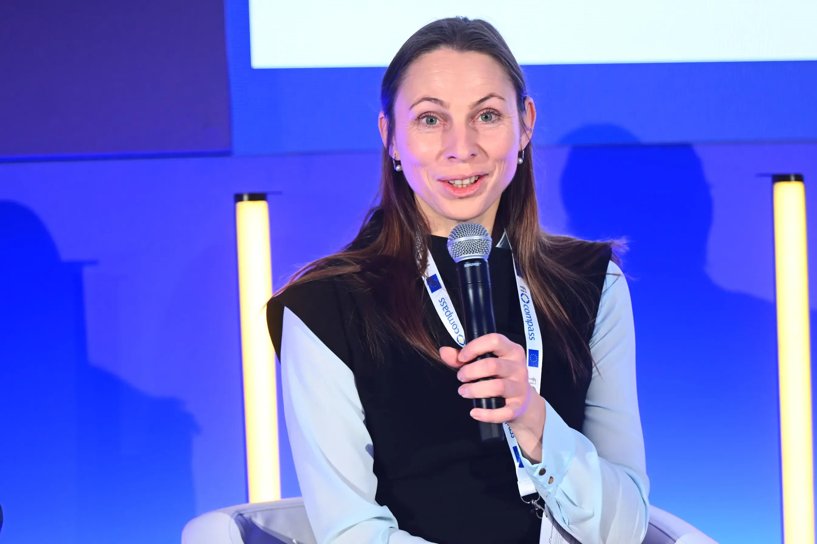 Ms Laura Sosunovičienė