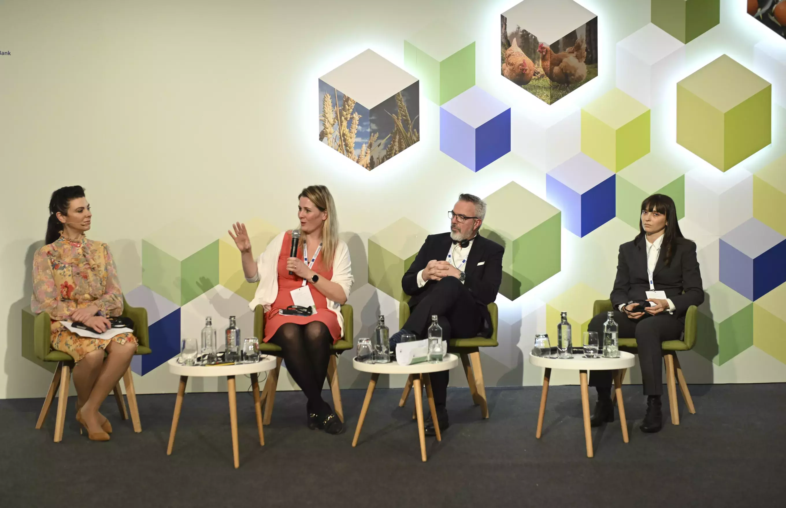 Financial institutions’ perspective on financing agriculture: experiences and challenges Financial institutions’ perspective on financing agriculture: experiences and challenges