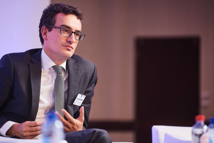 Mr Axel Badrichani