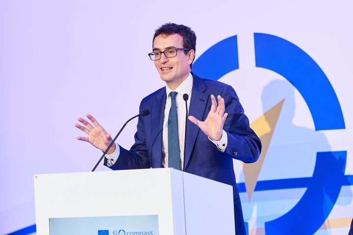 Mr Axel Badrichani