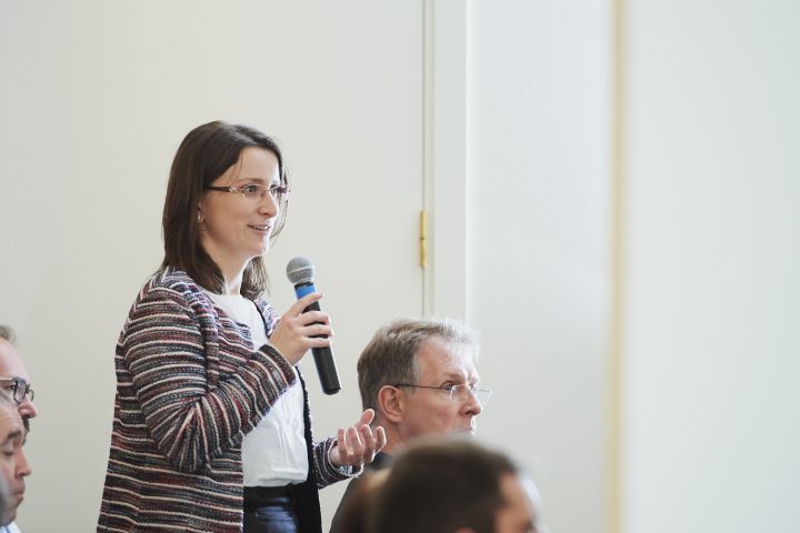 Questions and answers and peer-to-peer discussion
