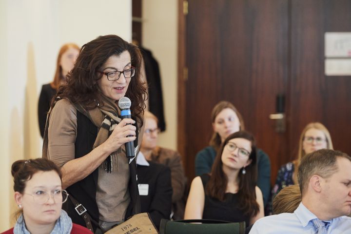 Questions and answers and peer-to-peer discussion