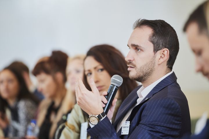 Questions and answers and peer-to-peer discussion