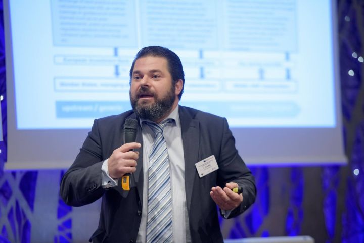 Christos Pouris