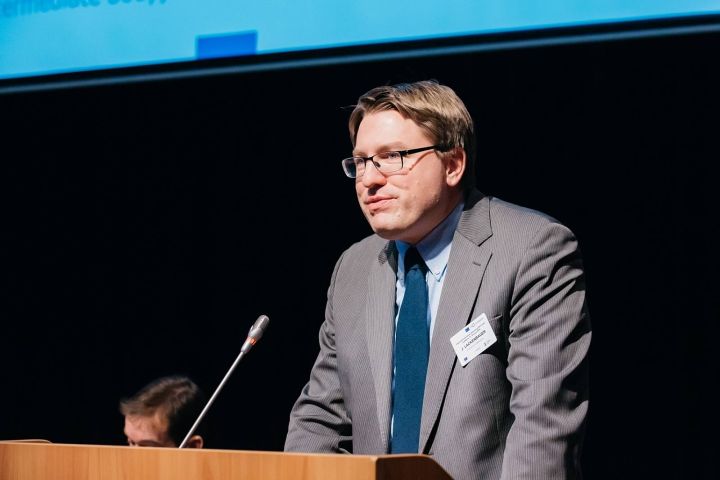 Joerg Lackenbauer