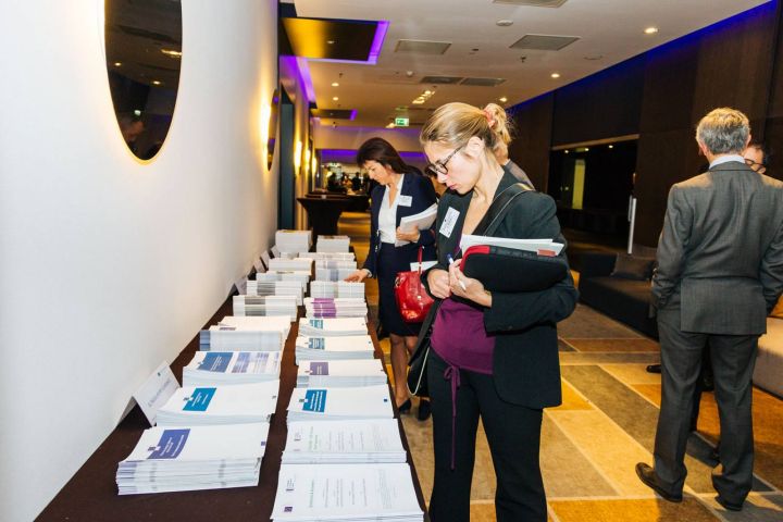 Event participants selecting fi-compass publications