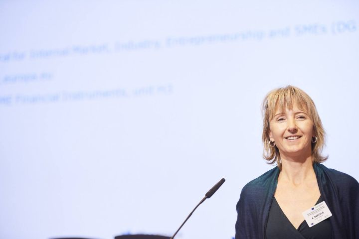 Ms Astrid Bartels