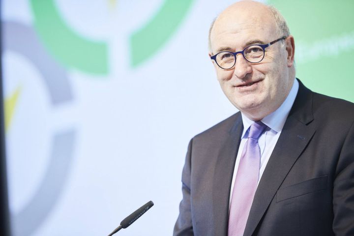 Mr Phil Hogan