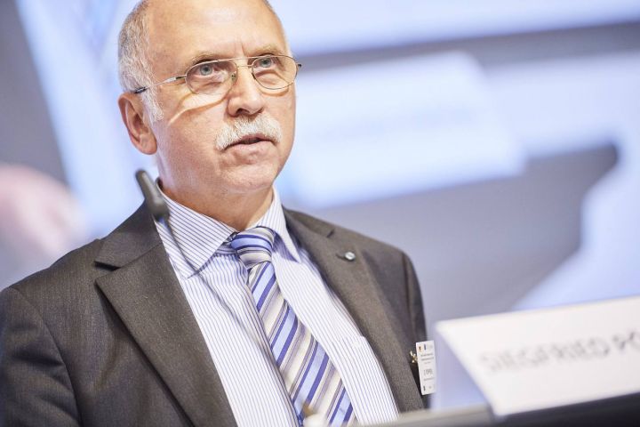 Mr Siegfried Pöpperl