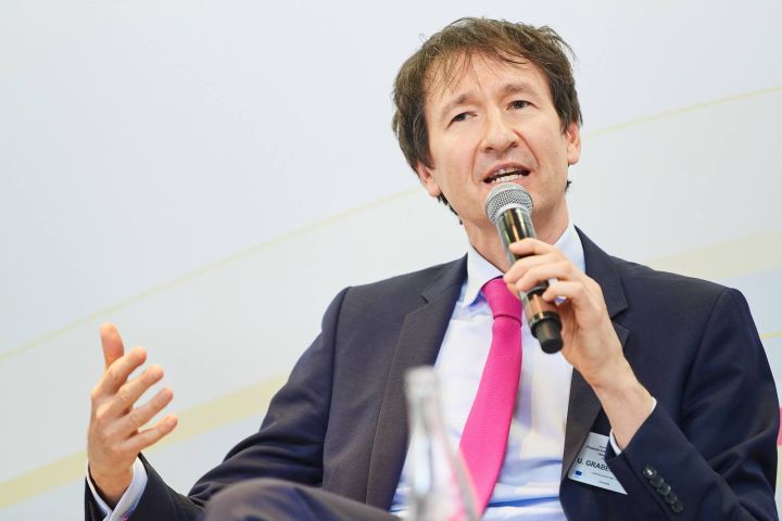 Mr Ulrich Grabenwarter