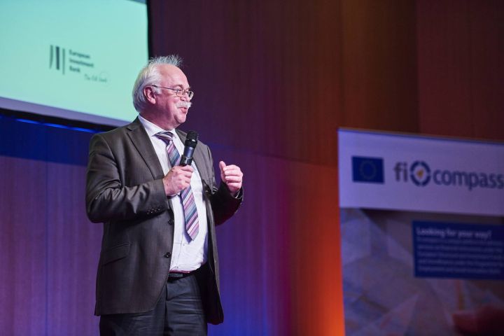 Mr Roger Bendisch