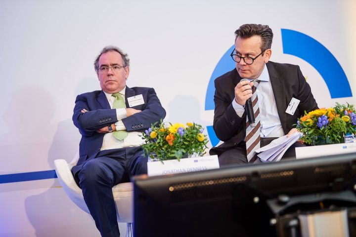 Mr Jonathan Denness, Mr Frank Lee