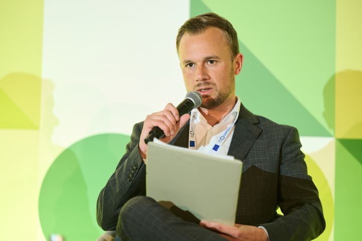 Mr Volker Karner