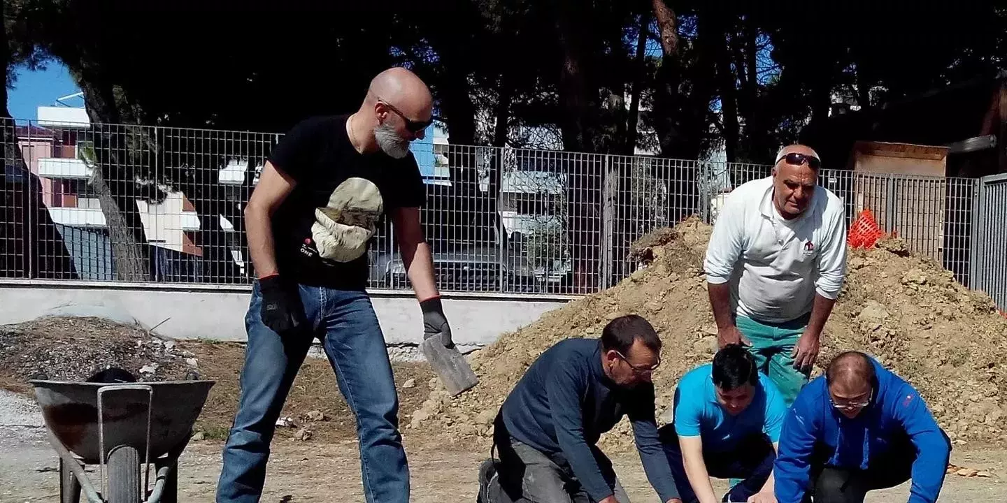 Works starting at the Sensory garden -Early Garden- d'Abruzzo supported by private citizens and the UNIVET of Brescia. Works starting at the Sensory garden -Early Garden- d'Abruzzo supported by private citizens and the UNIVET of Brescia.