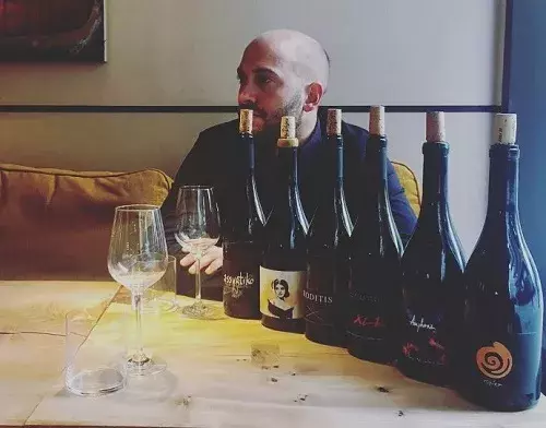 Jason Ligas presenting the family wine Jason Ligas presenting the family wine