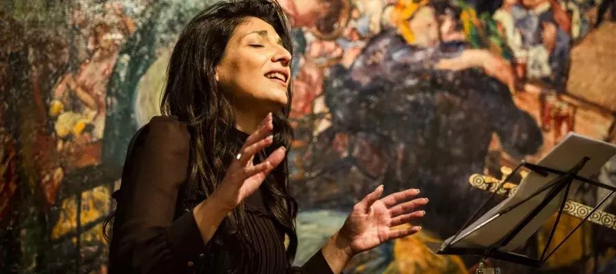 Sally Ghannoum singing. Sally Ghannoum singing.